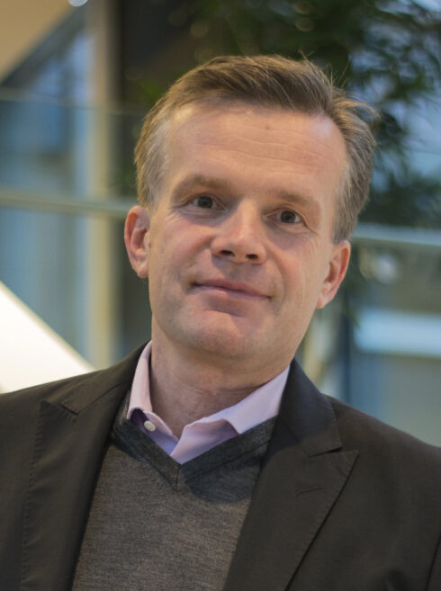 Caj Luoma på Transportföretagen, vill att körkortslån ska omfatta fler behörigheter.