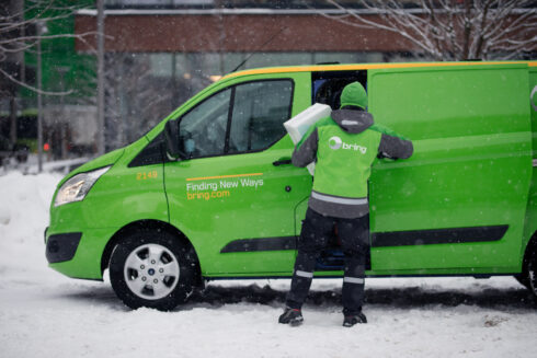 Hemleveranser i Malmö med bilar som drivs med HVO100 eller el. FOTO: Bring