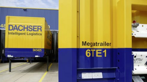 Nu pågår övergången till större släpvagnar som har mer kapacitet och därmed minskar klimatavtrycket. Foto: Dachser.