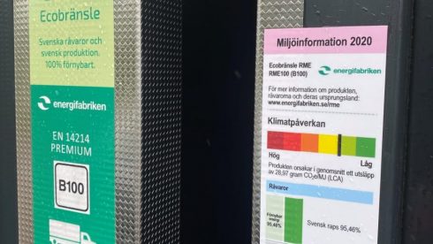 Genom att tanka Ecobränsle RME flyttar man miljöpåverkan från rött för vanlig diesel till grönt. Klimatpåverkan blir låg.