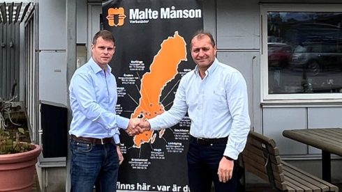 Magnus Nielsen på InterConsult till vänster tillsammans med Ferenc Safian på Malte Månson.