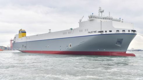 Fartyget m/v Faustine anlöpte för första gången Gothenburg RoRo Terminal.