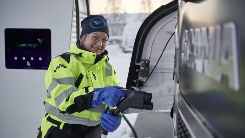 Helena Hedman, lastbilschaufför på Wibax Logistics.