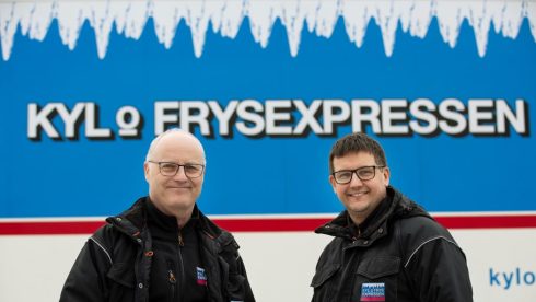 Per-Erik Nilsson och Pontus Åslund arbetar på Kyl och Frysexpressen Nord AB. När ellastbilarna får längre räckvidd kan det absolut vara ett alternativ för företaget.