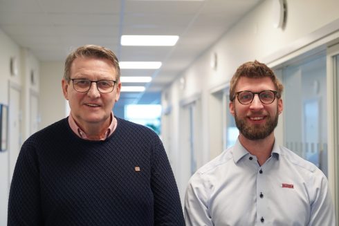 Fredrik Andersson till vänster och Ronny Thelin, Ohlssons AB.